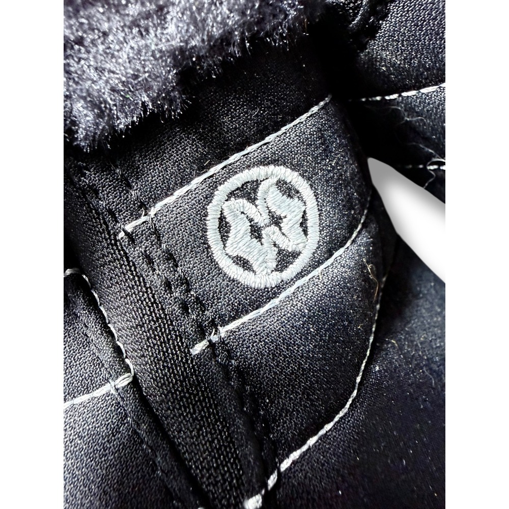 NEW Womens Black Puffer Lined Slip On Shoes Fur Lined Warm Winter Size 9 fluffy - Picture 3 of 11